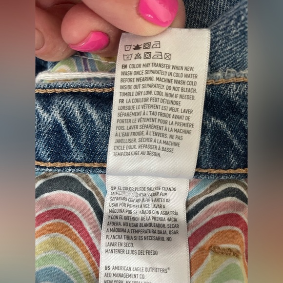 American Eagle Pride Medium Wash Denim Highest Rise Baggy Shorts Distressed; 14 - Picture 9 of 10